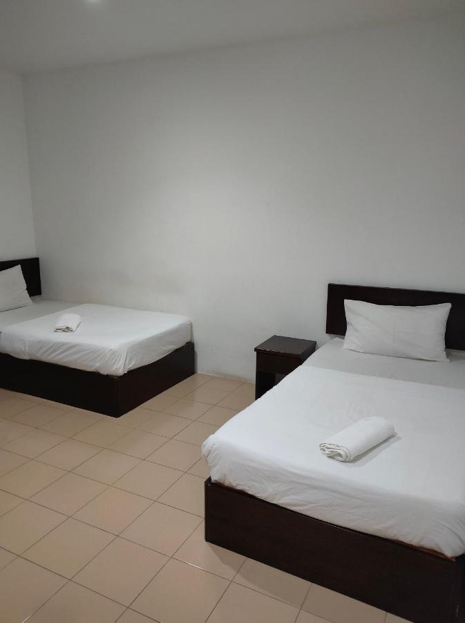 Hotel Star Inn Телук-Интан Экстерьер фото