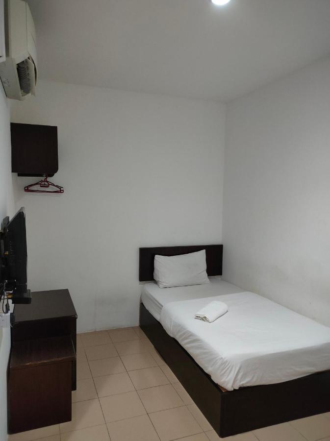 Hotel Star Inn Телук-Интан Экстерьер фото