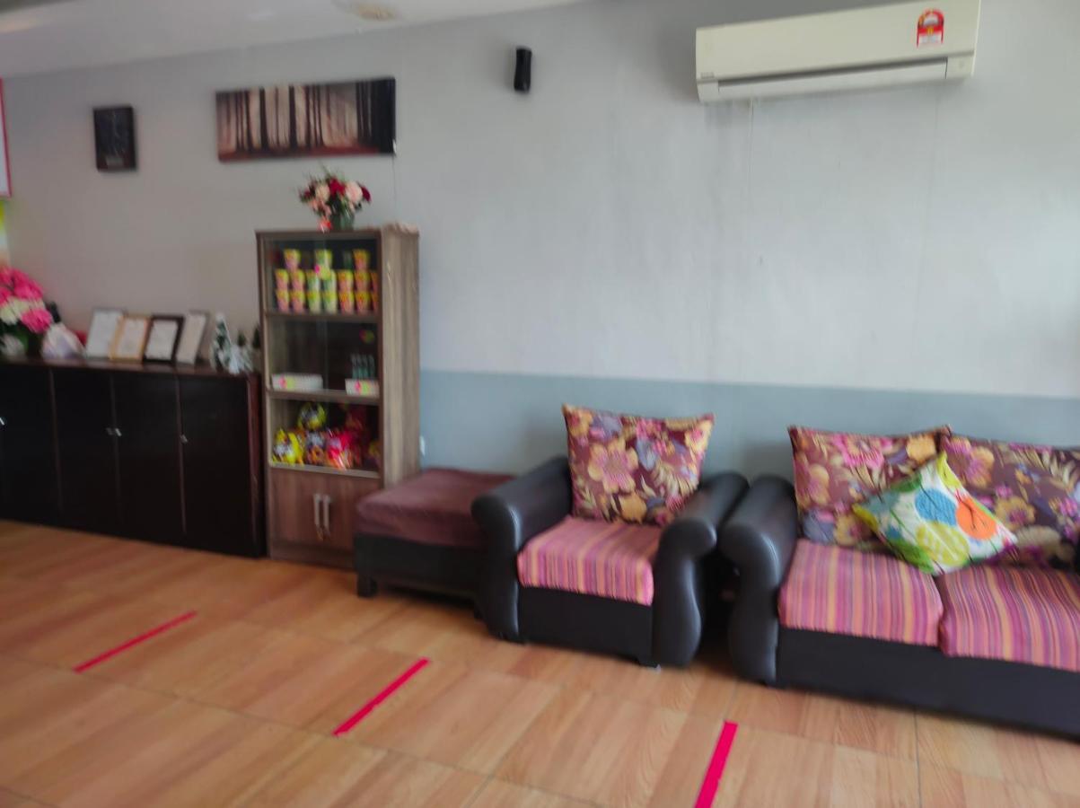 Hotel Star Inn Телук-Интан Экстерьер фото